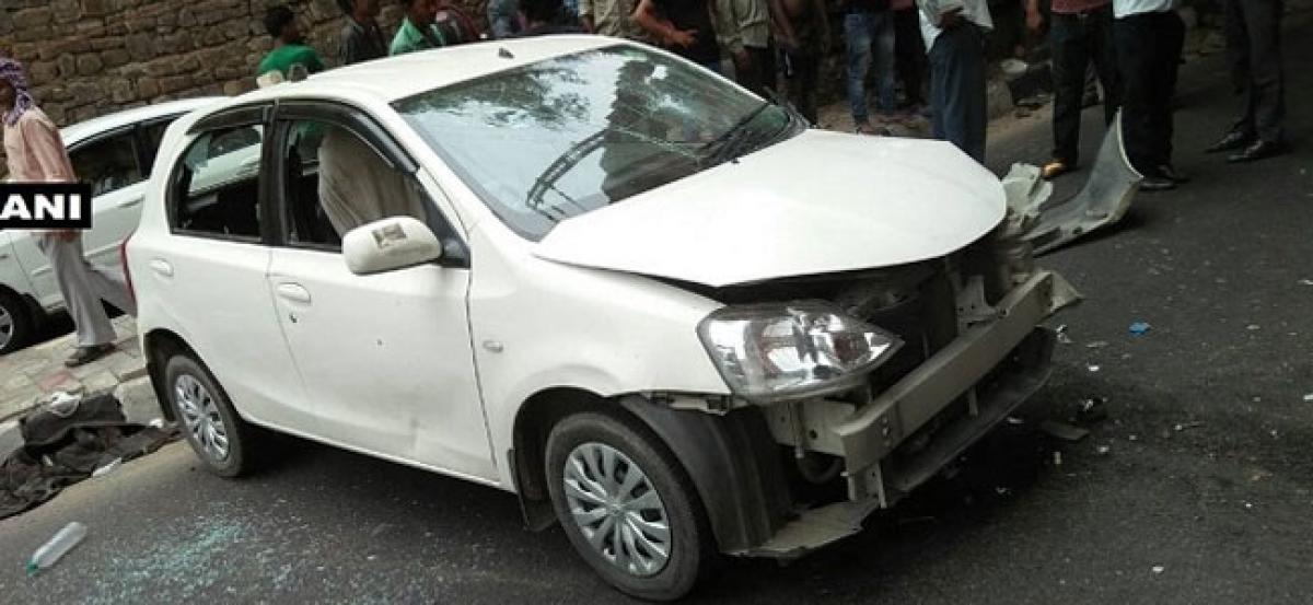 Delhi: Car runs over four people, two die