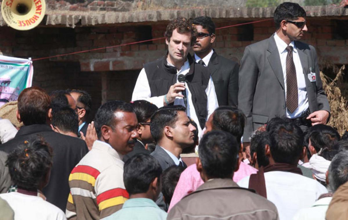 Rahul Gandhi visits Amethi