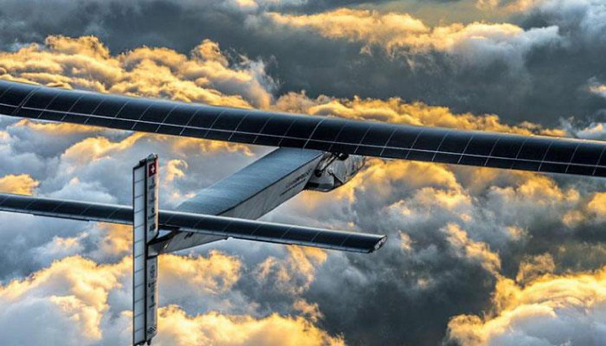 Solar plane takes off for Hawaii from Japan