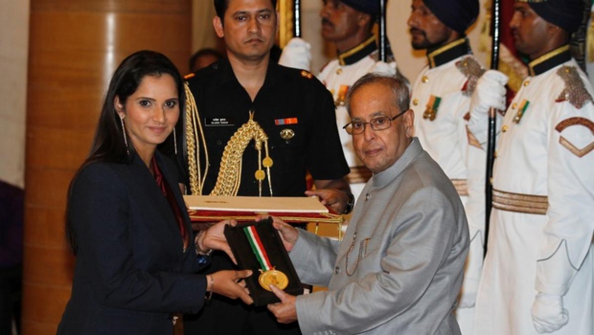 Sania gets Khel Ratna, Arjuna awards for 12 others