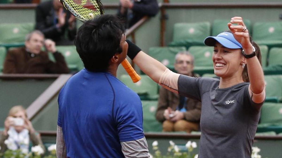 French Open: Leander Paes, Martina Hingis win mixed doubles title