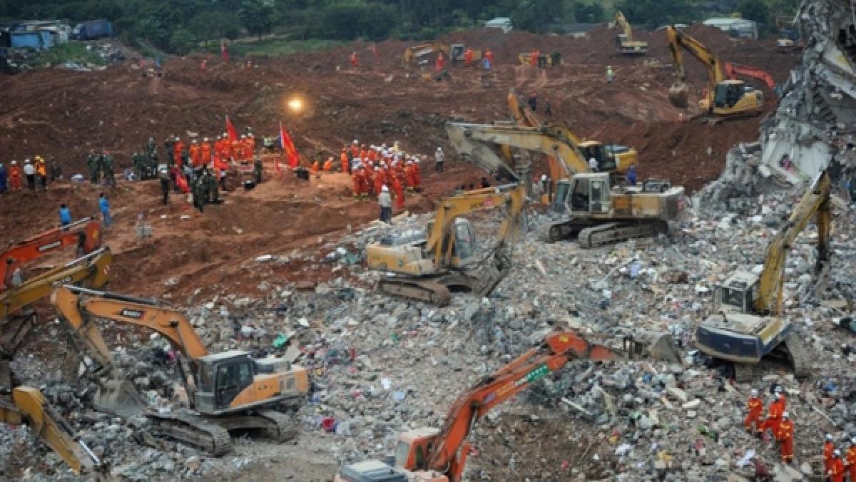 Rescue teams try to free 13 workers trapped in copper mine: Turkey