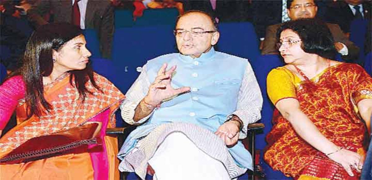 Jaitley hints at diluting govt stake in PSU banks