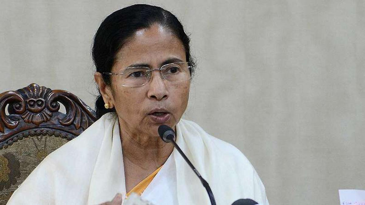 Mamata Banerjee demands restrictions on note ban be lifted