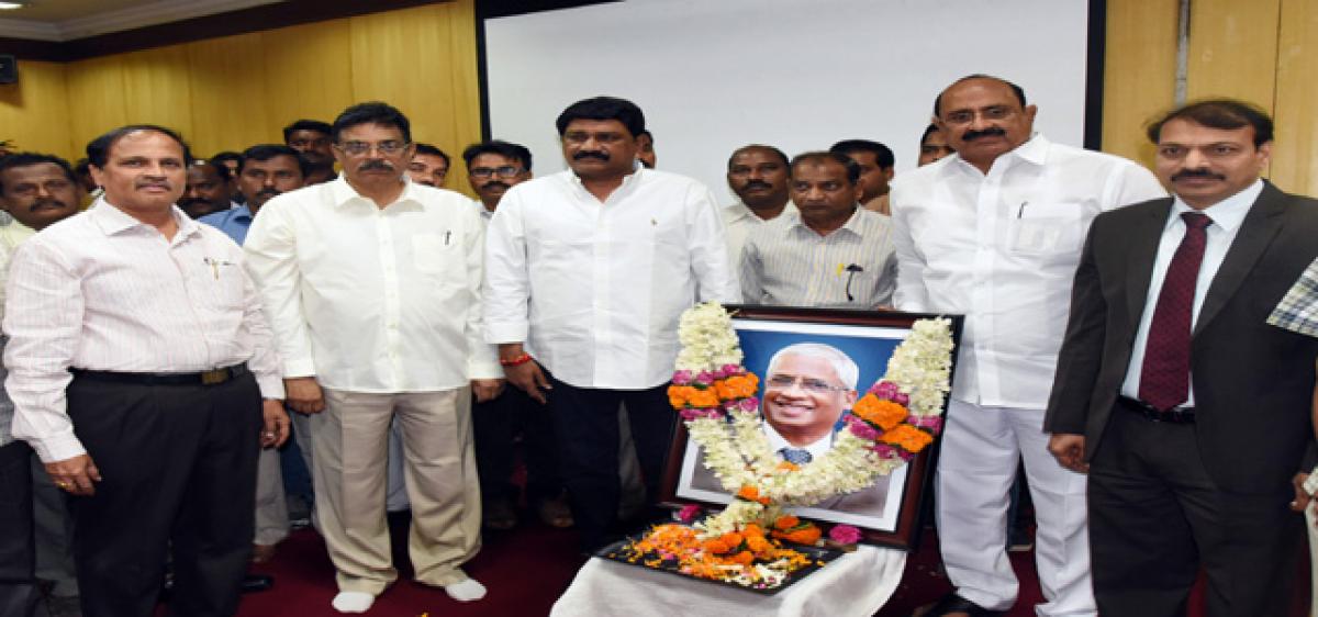 Ministers pay homage to JNTUA VC Sarkar