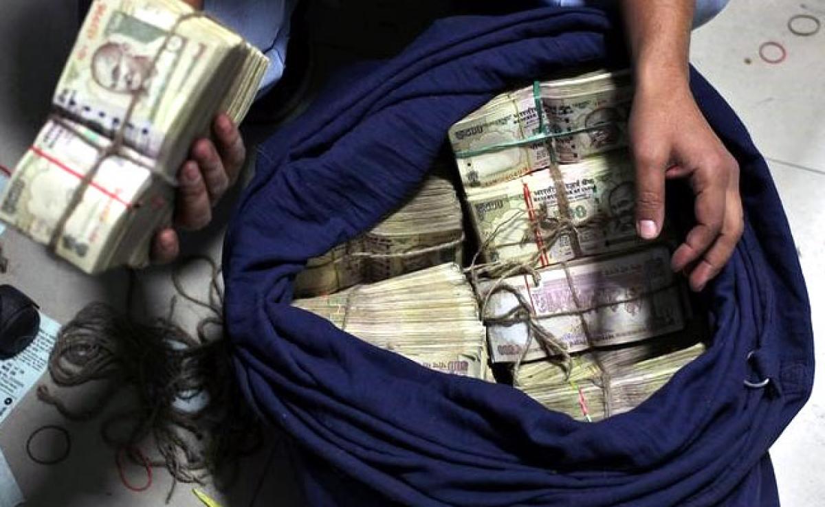 Income Tax Department Seizes Rs. 600 Crore In Cash, Valuables Post Note Ban