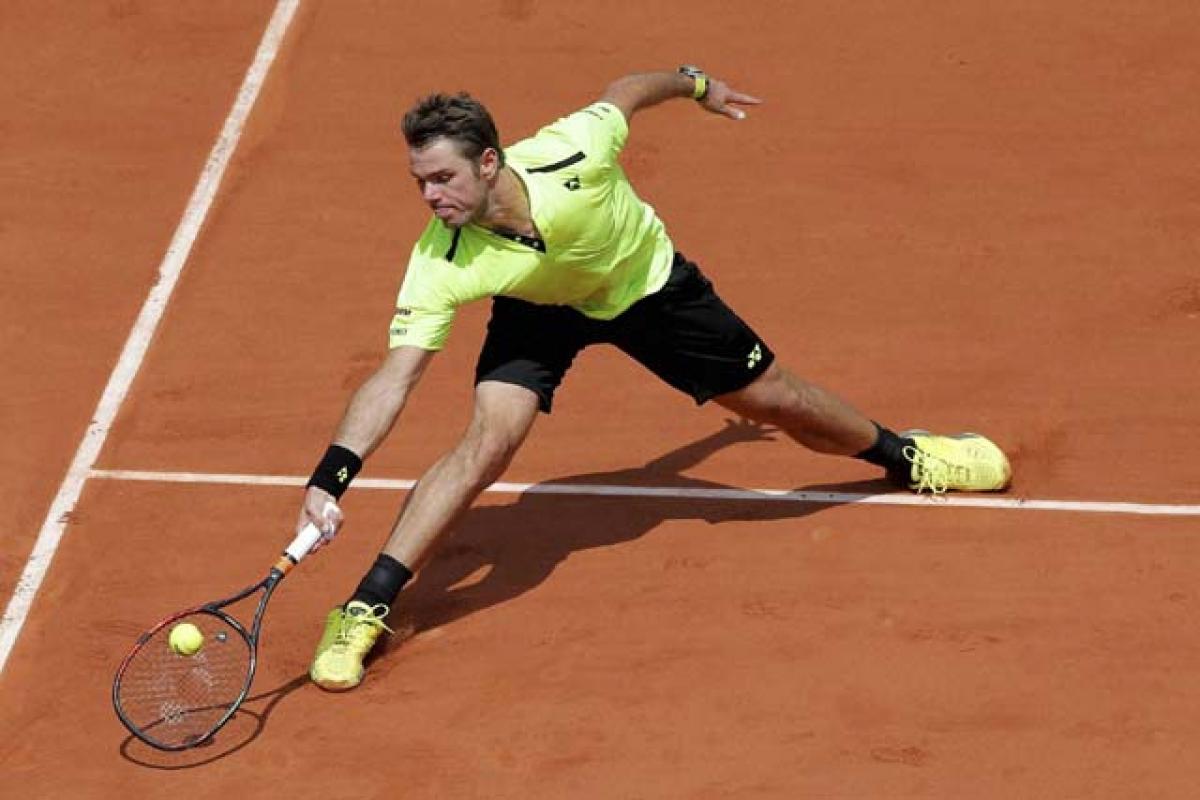 Wawrinka moves into third round