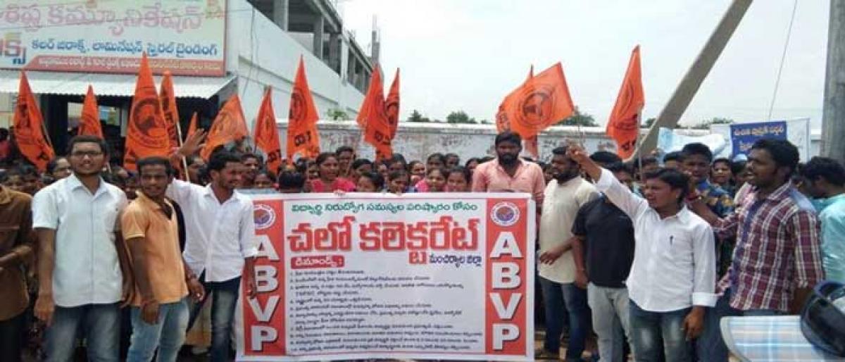 ABVP besieges Mancherial Collectorate