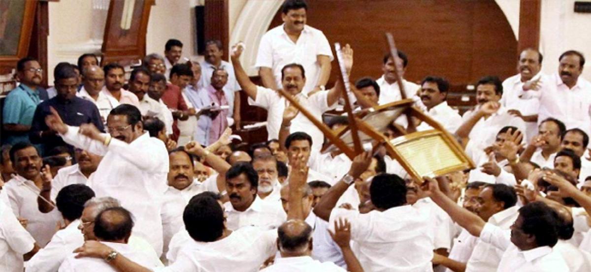 Opposition urges ruling AIADMK to reach out to DMK to end Assembly boycott issue