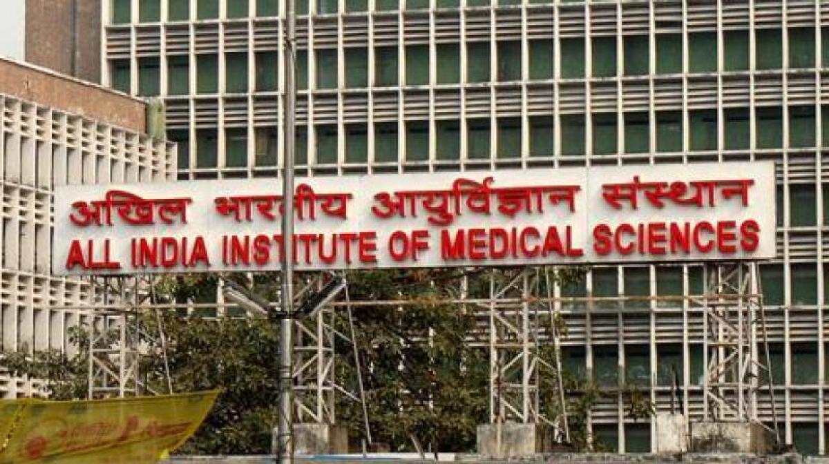 AIIMS doctors call off hunger strike, to protest in front of Naddas residence