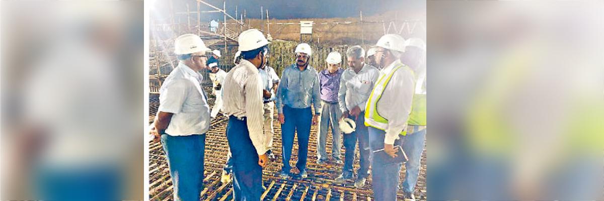 APCRDA chief inspects Secretariat and HOD tower works