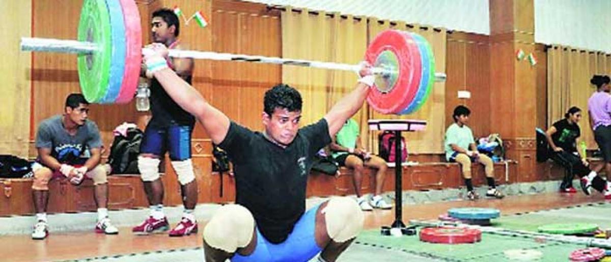 AP weightlifters shine