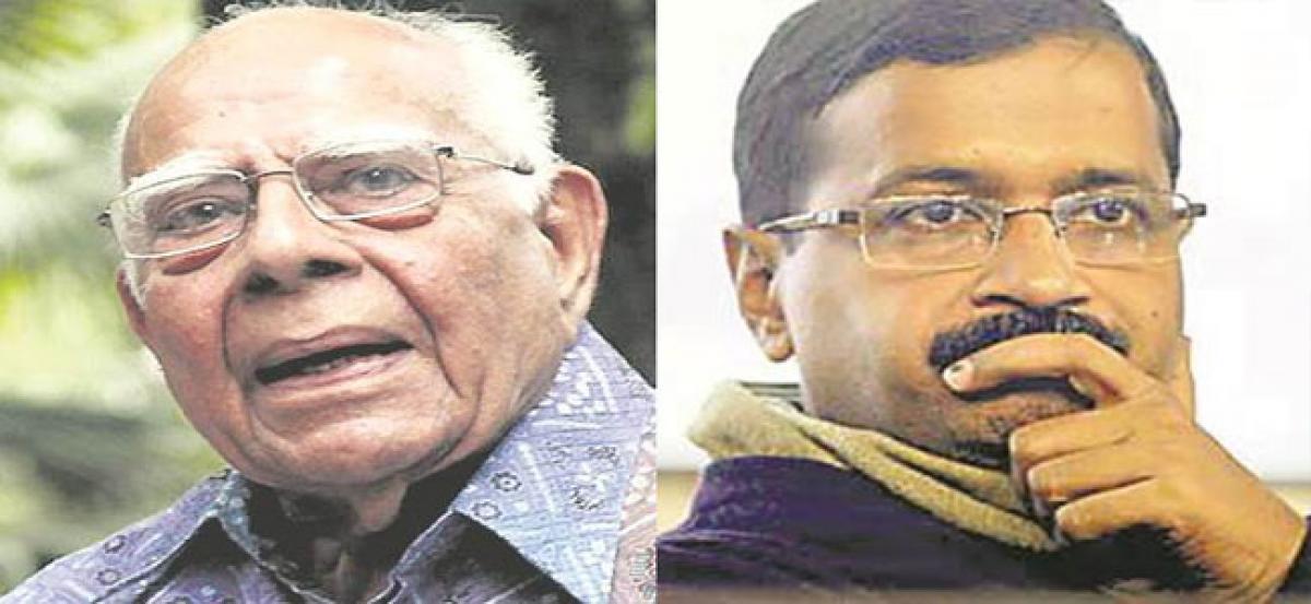 Defamation case: Kejriwals lawyer quits