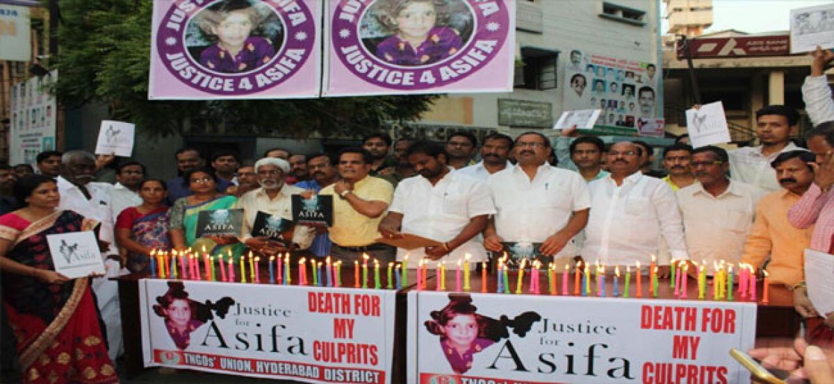 Issue shoot at sight orders against  Asifa accused