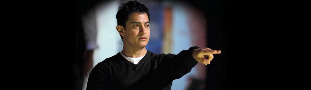 Aamir Khan Tenders an Apology