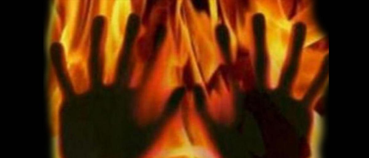 Man sets ablaze after being separated from wife in Hyderabad