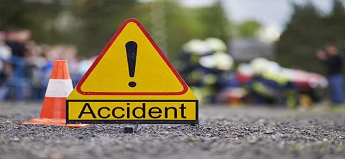 One killed, two others injured in road accident on Karimnagar bypass road