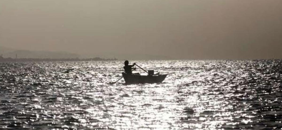 Boat carrying 160 African migrants reportedly capsizes off Yemen