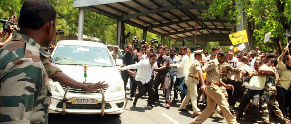 TDP workers block Amit Shah’s convoy