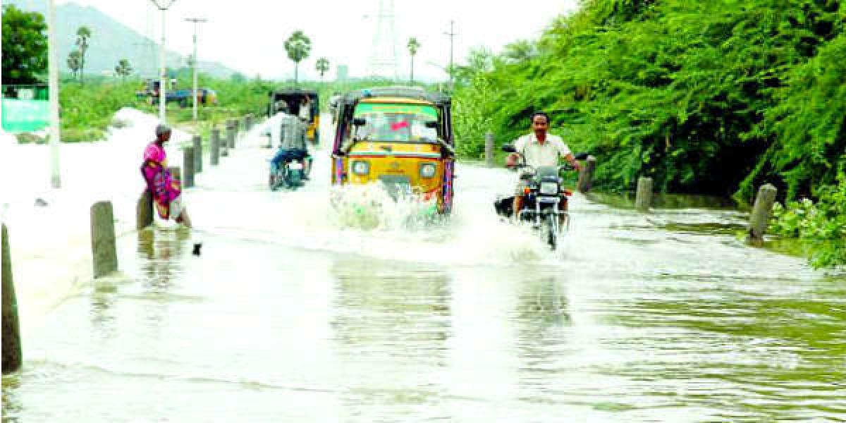 Heavy downpour witnessed in Anantapur, several areas submerged under flood water