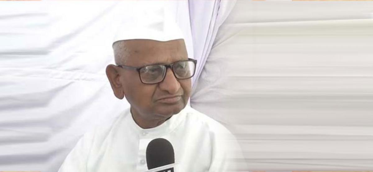 Would not let any political party join me: Anna Hazare