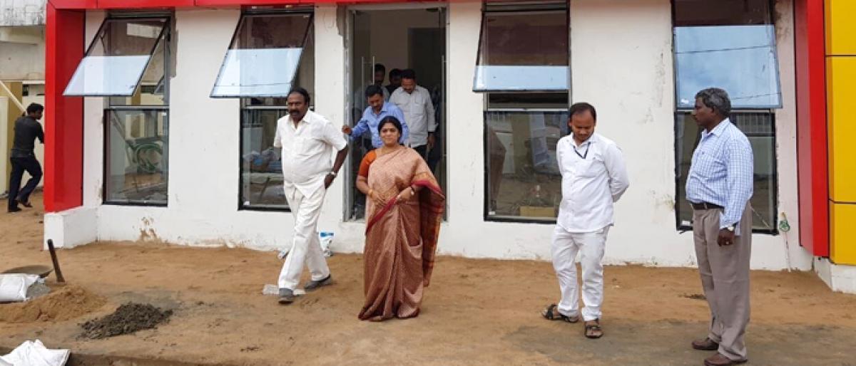 Mayor, GUDA chief inspects Anna Canteen Building