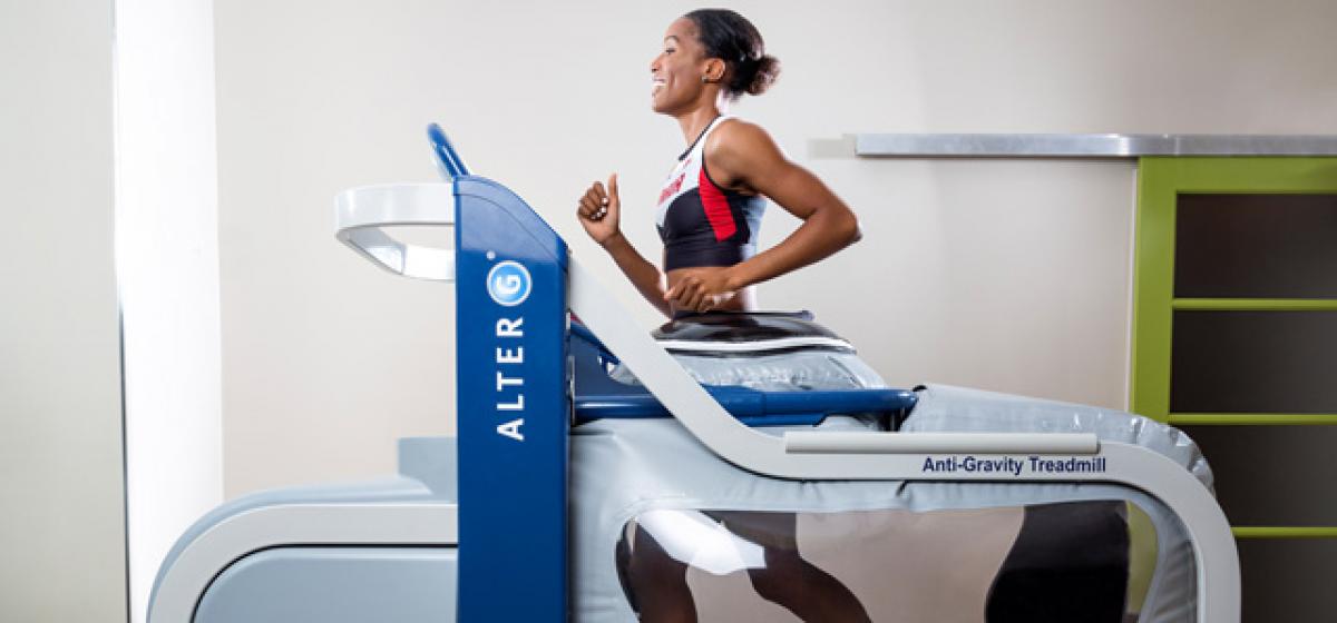 Anti-gravity treadmill boosts confidence post knee surgery