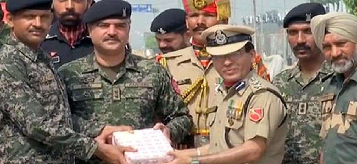 India-Pak security forces exchange sweet at Attari-Wagah border