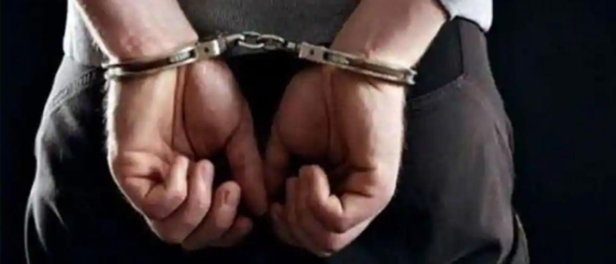 Three arrested for duping job aspirants