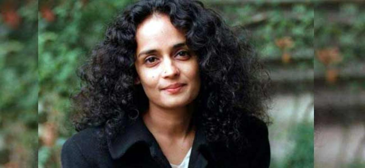 Arundhati Roy wows Delhi readers; announces Hindi, Urdu translations of 2nd novel