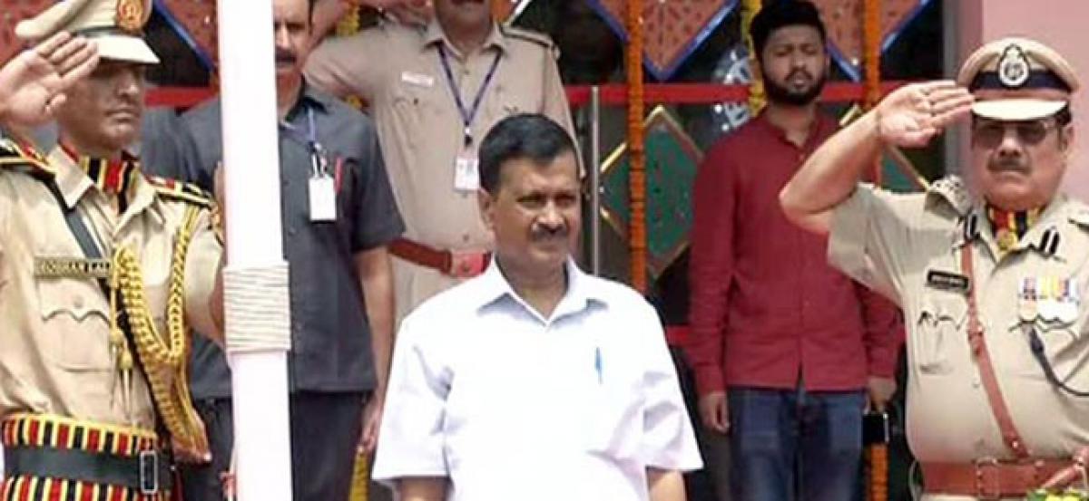 Delhi CM sings hum honge kamyab at I-Day event