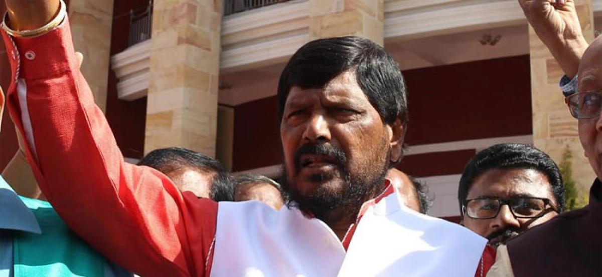 Union minister Athawale heckled during speech by protesters