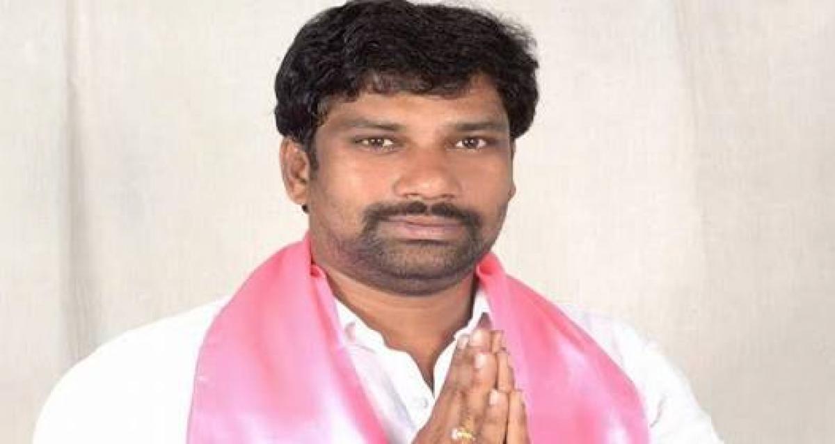 TRS MP Balka Suman: Opposition parties approaching court on all issues