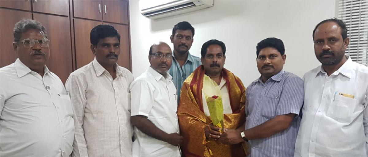 Buddha greeted by RTC BC employees in Vijayawada