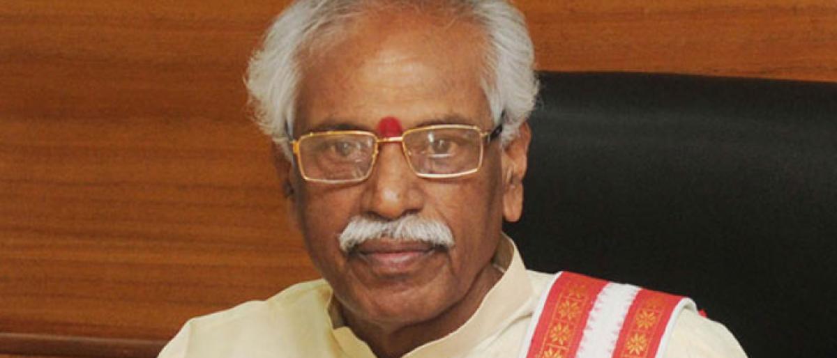 Dattatreya assures help to Christian Minorities