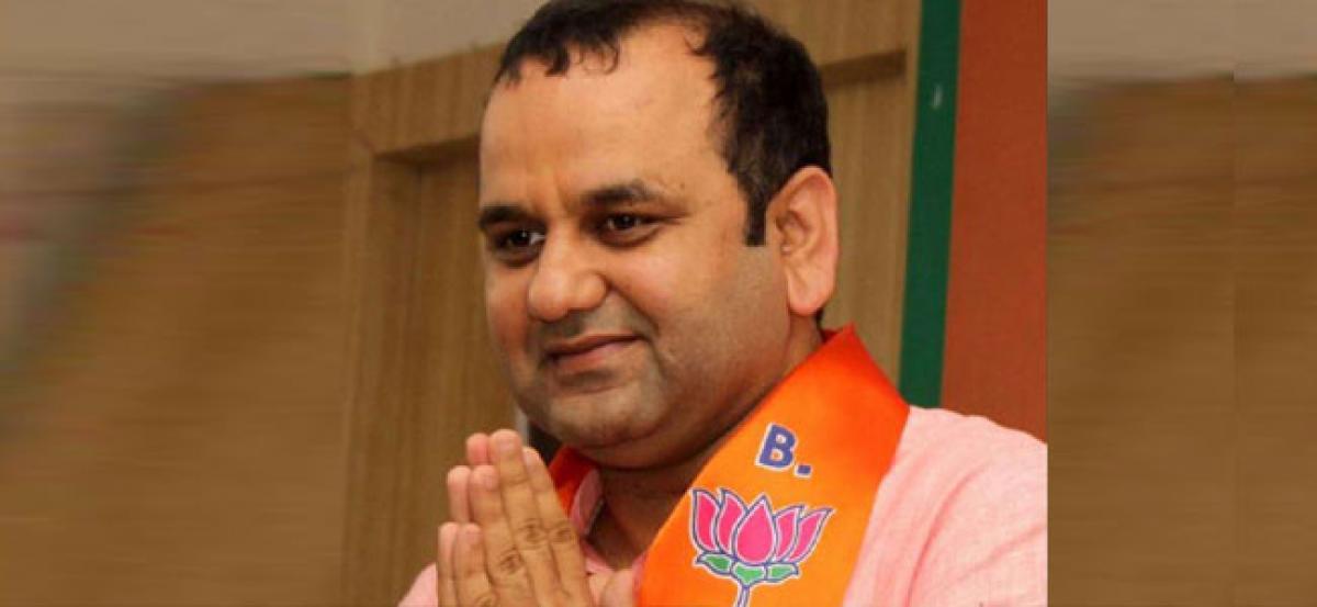 BJP MP Maheish Girri dubs Aurangzeb as terrorist