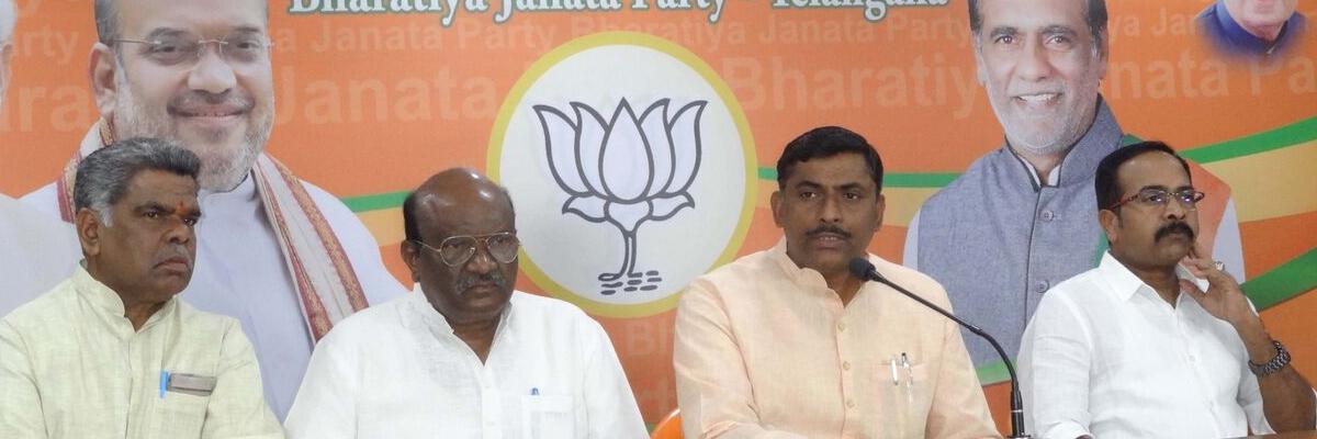 BJP only alternative to TRS, Mahakutami: Muralidhar Rao