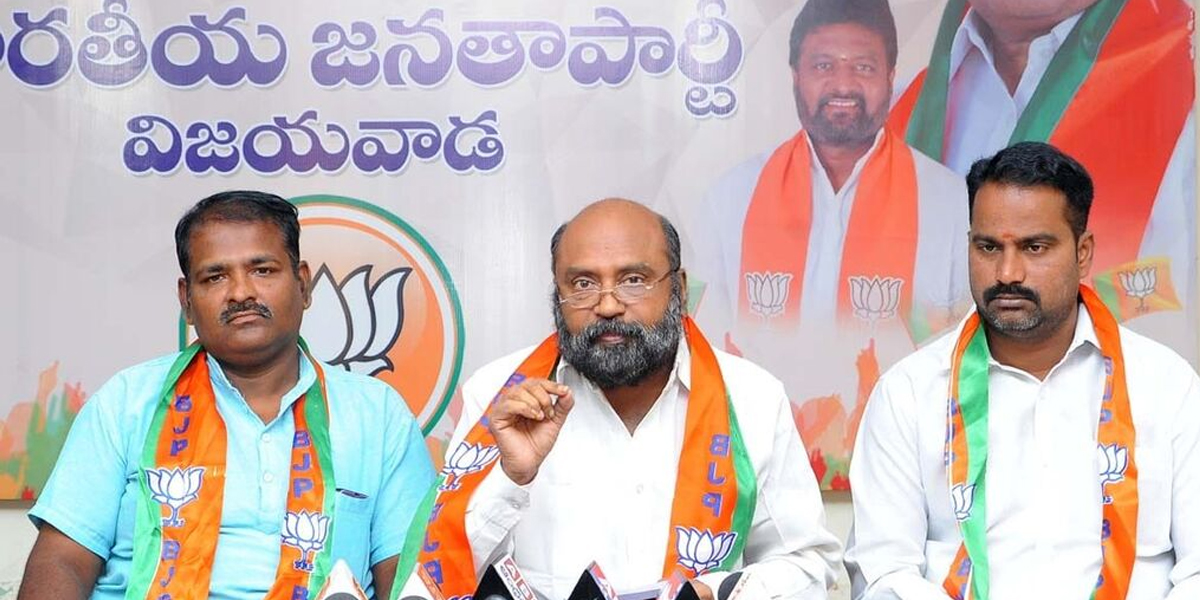 Naidu a ‘bluff master’, says BJP spokesman Kosuri Venkat in Vijayawada