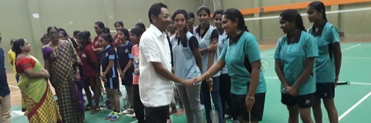 AKNU badminton team selections held in Tanuku