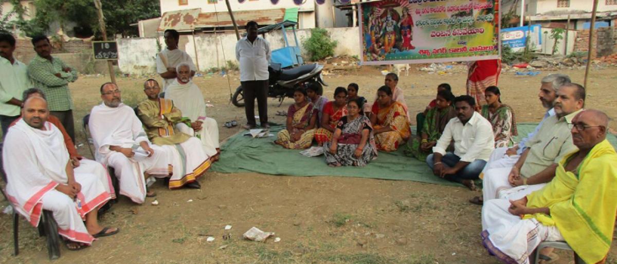 Vedic committee opposes liquor shops near temple