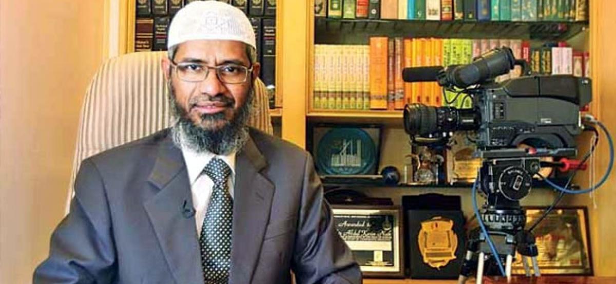 Zakir Naik thanks Malaysian PM for not deporting him; vows not to break laws