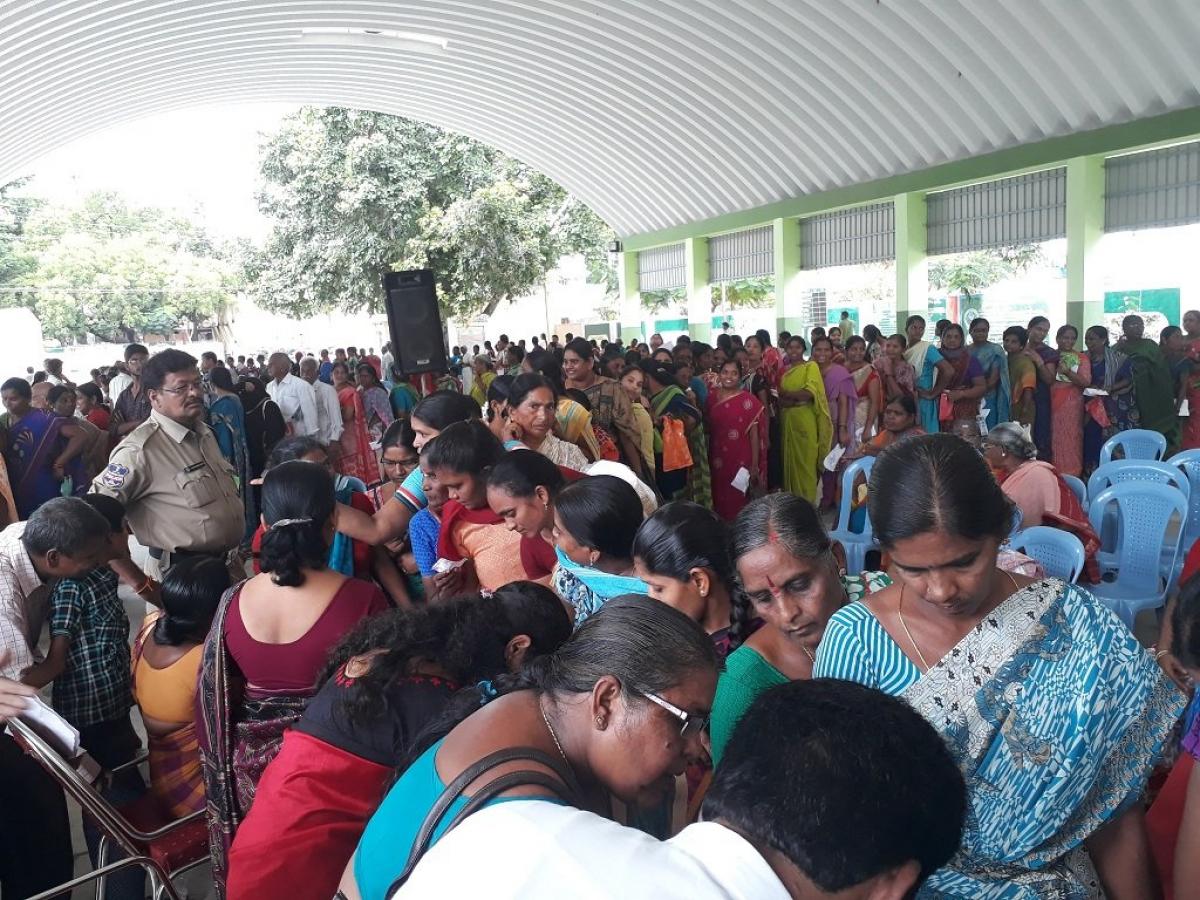 Bathukamma sarees distribution leads to massive protest across Telangana