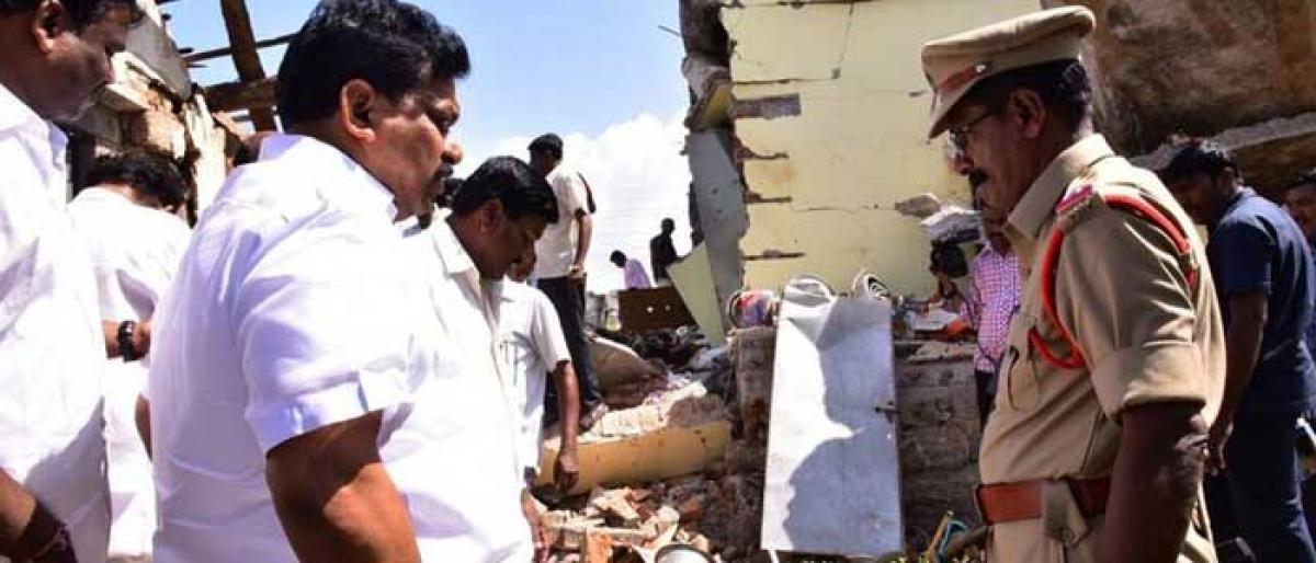 Two brothers killed in cylinder blast in Bhongir