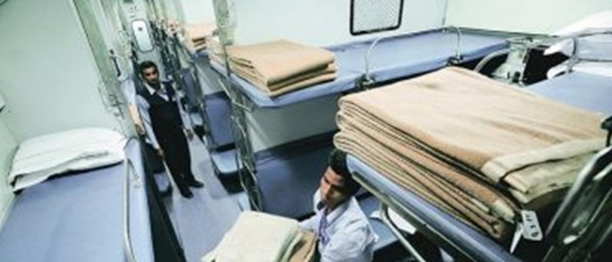 Lakhs of towels, bedhseets missing from AC coaches - passengers are suspects