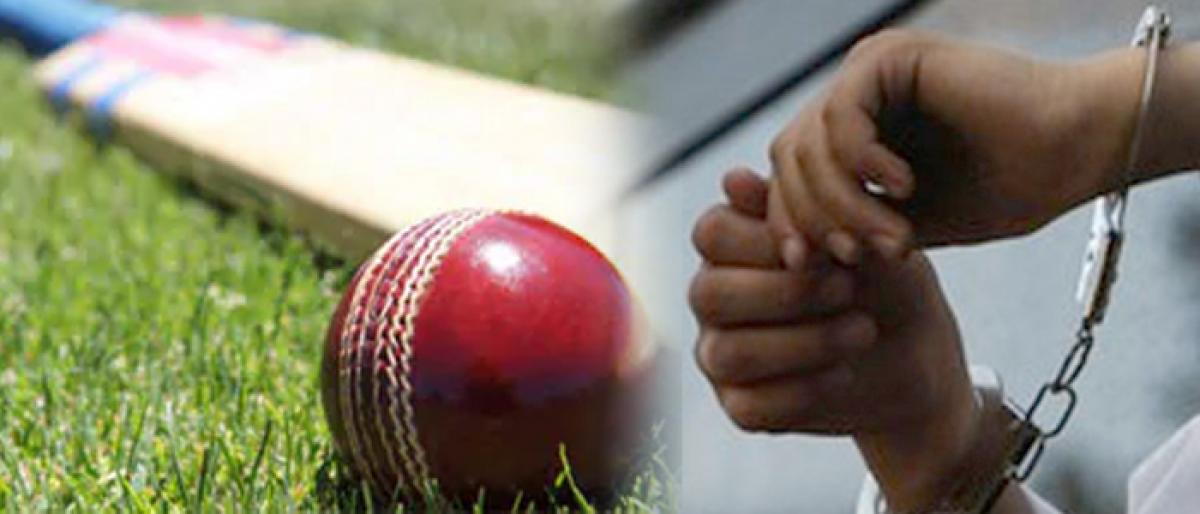 Four held for Cricket betting in Delhi