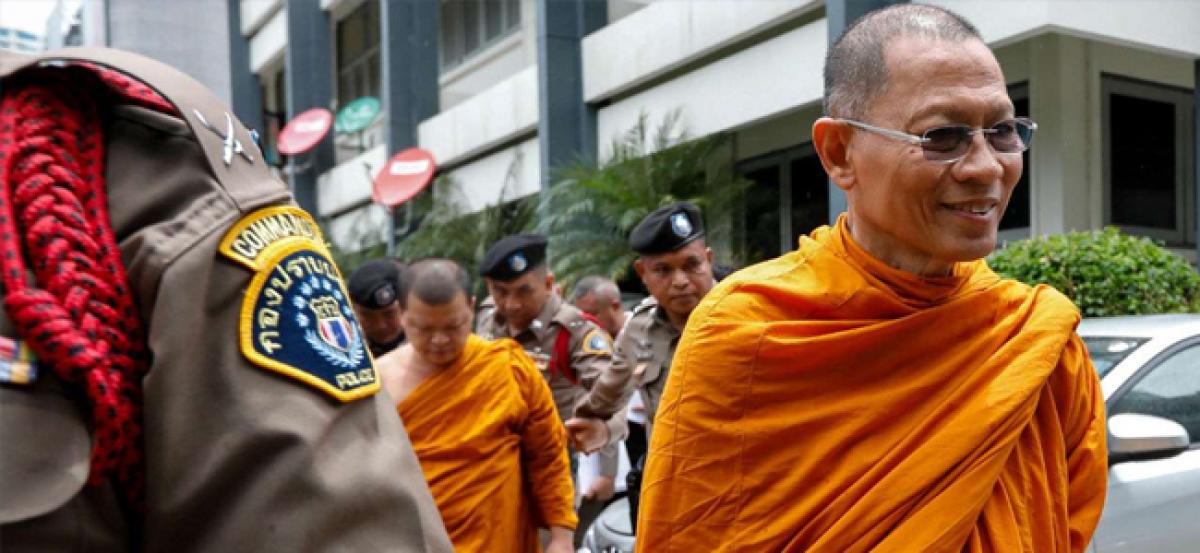 Thailand police raids four Buddhist temples, arrests senior monks in temple