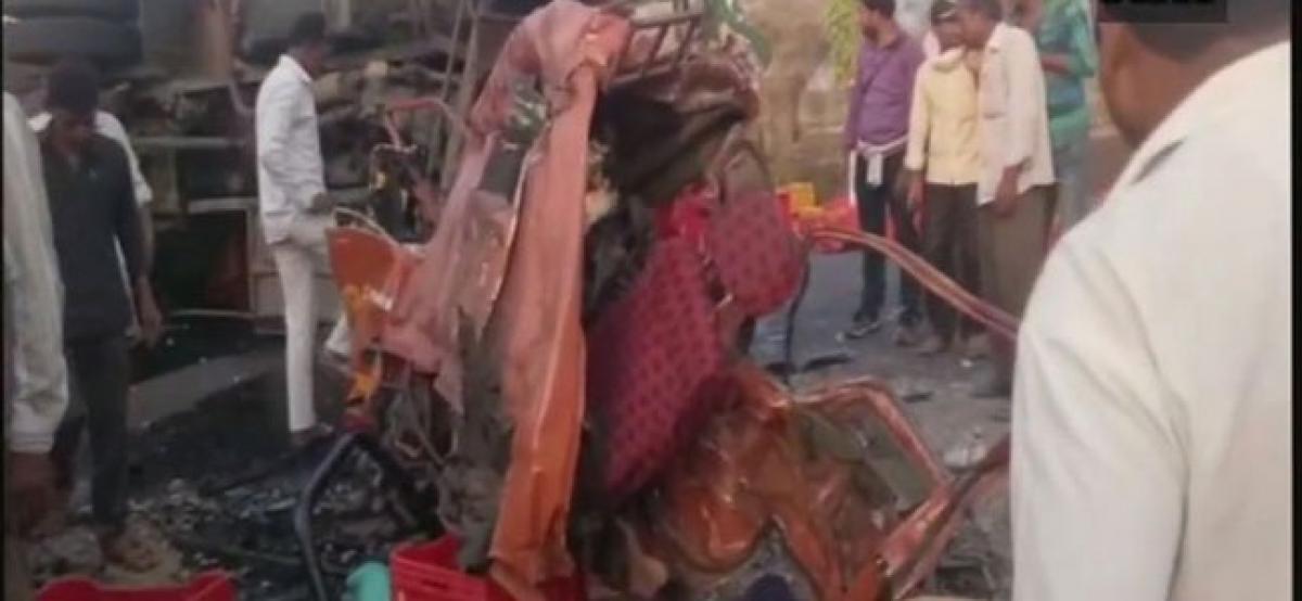 3 killed, 18 injured in Maharashtra road mishap