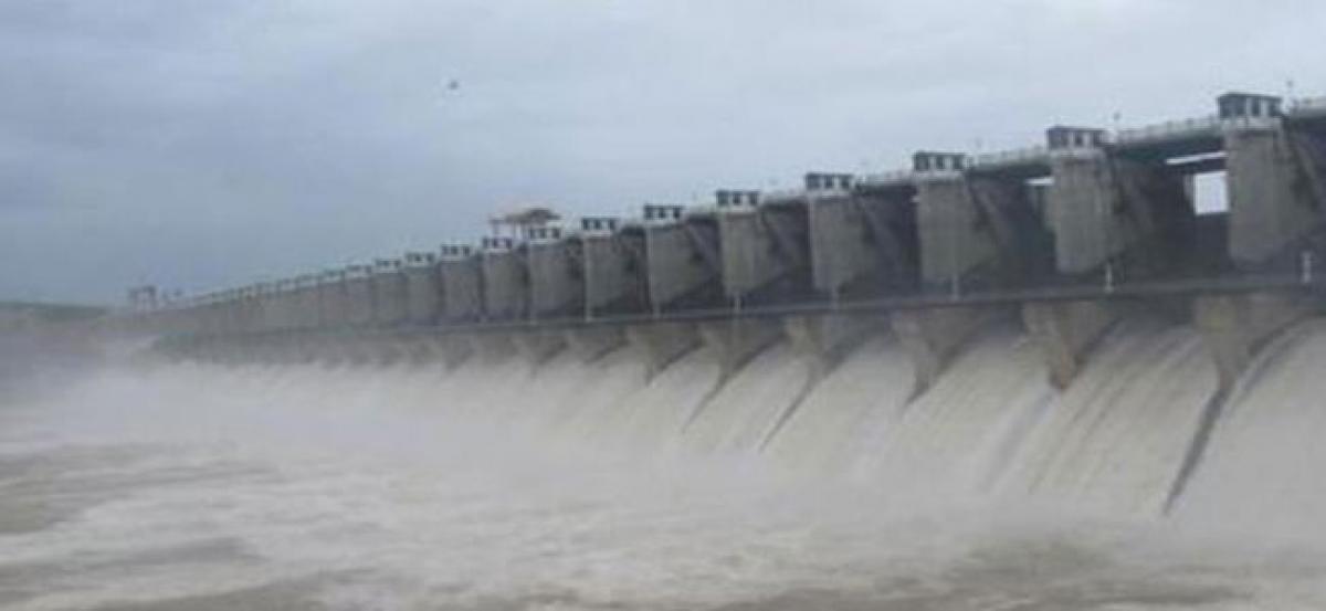 Karnataka directed to release 2 tmc of Cauvery water to Tamil Nadu