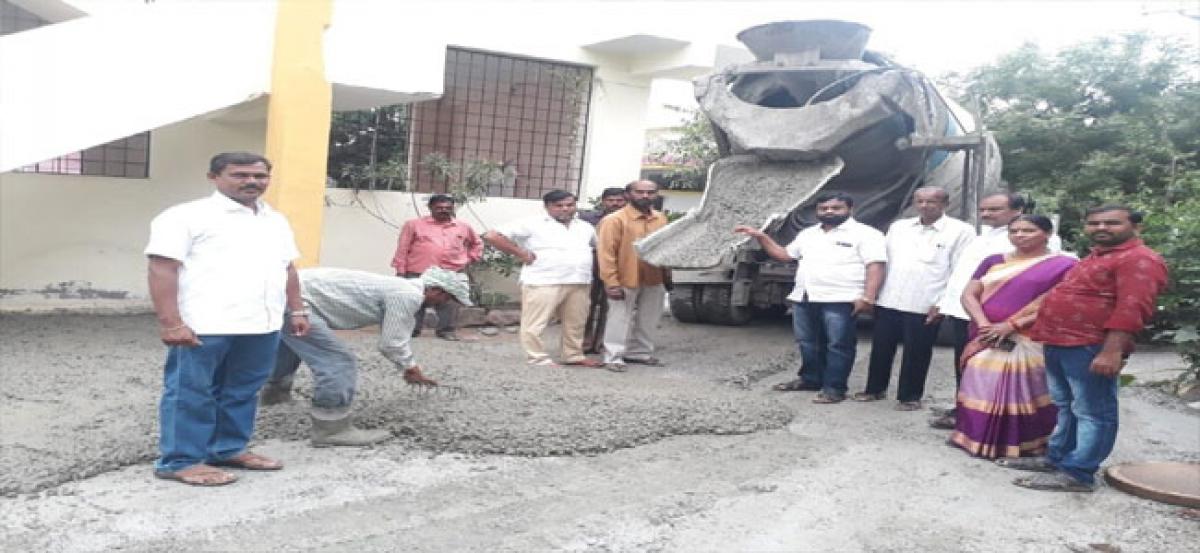 Golluri Anjaiah inspects CC Road works