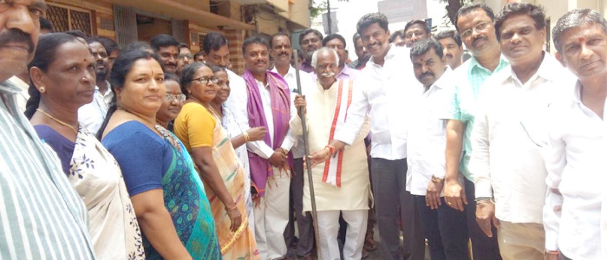 Bandaru Dattatreya inaugurates CC road works in Musheerabad